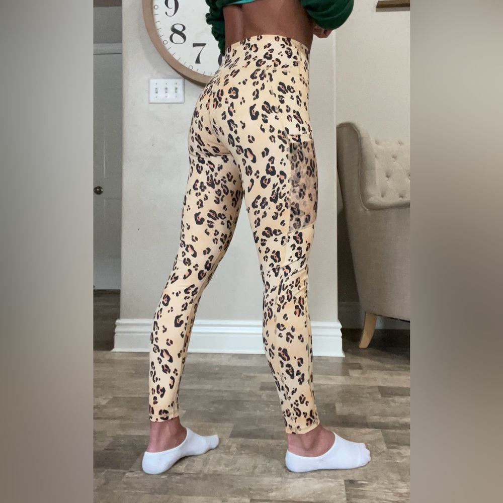 Leopard print fabletics leggings